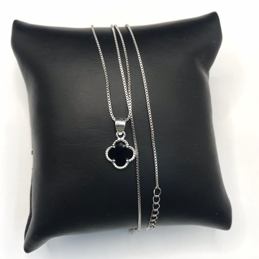 925 Sterling Silver Small Black Clover Pendant Necklace Size 18” Adjustable